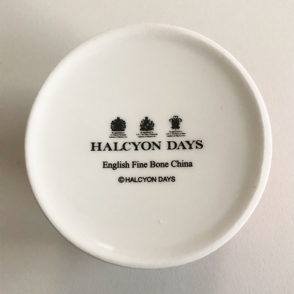 Halcyon Days "Christmas Wishes" English Fine Bone China Cup Holder Gold Rim - Picture 6 of 15